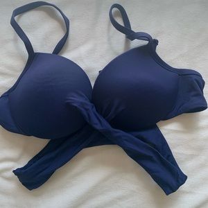 Criss cross bikini top.